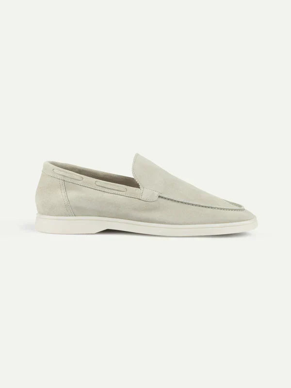 Classic Suède Loafer Creme